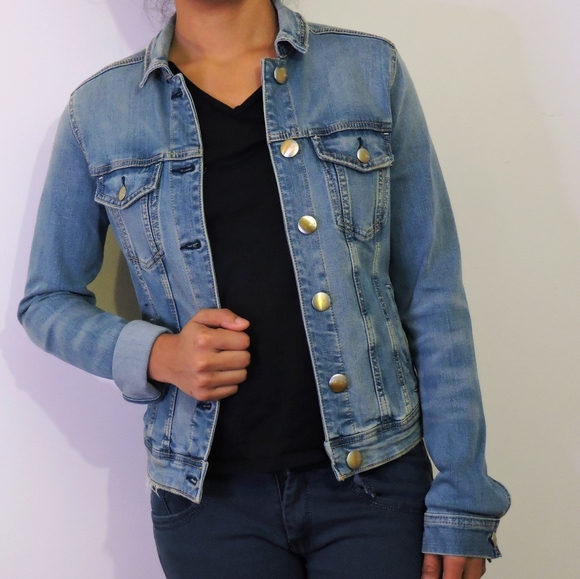 American Eagle Outfitters Jackets & Blazers - American eagle outfitters stretch denim jacket Sm